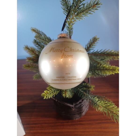 Vintage 76 Currier & Ives Collection Winter Pastime Ornament Corning Glassworks - Picture 2 of 4